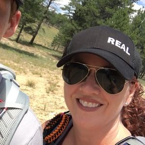 Meet your Posher, Dana